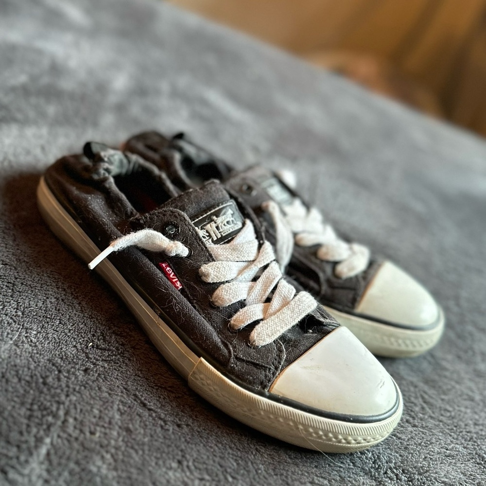Levi shoes